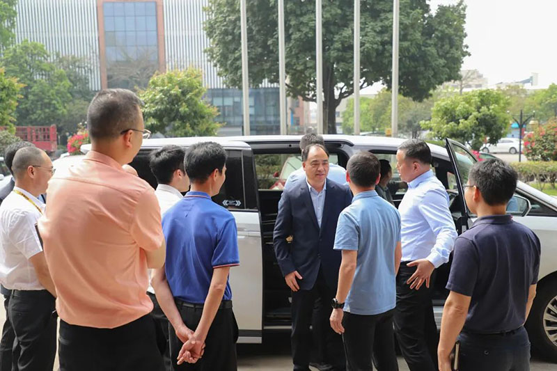 洛阳市人大副主任,新安县委书记宗国明一行莅临壹定发集团调研考察